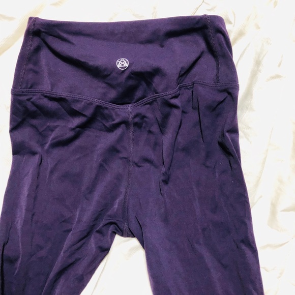 TSLA Capri Leggings - Picture 3 of 3